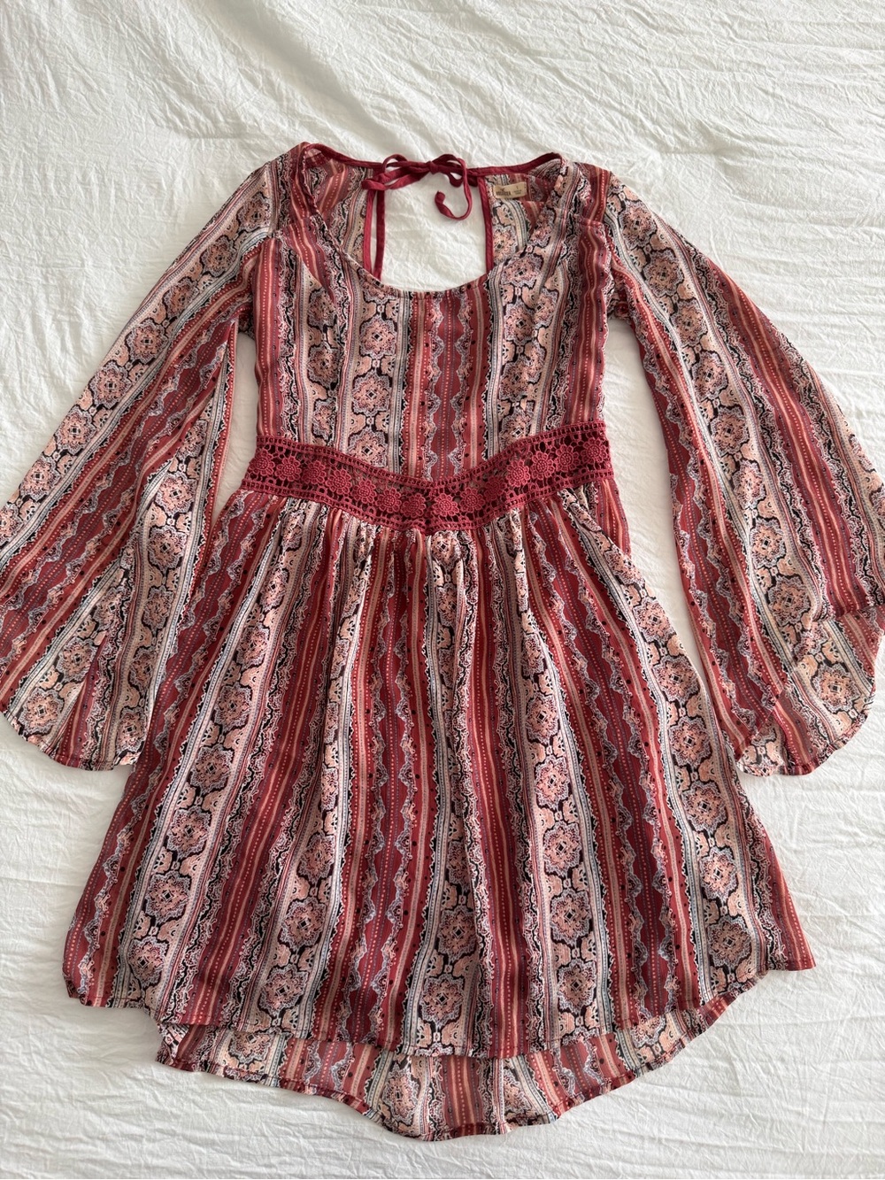 Hollister Boho Floral Print Scoop Neck Mini Dress in Dusty Rose - Picture 5 of 14